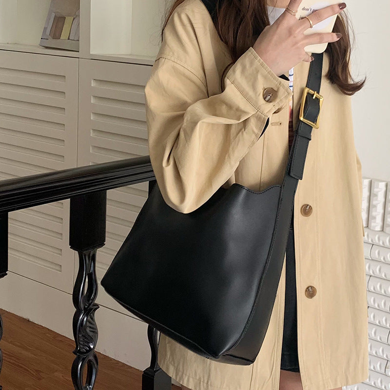 Retro Style Women's Bucket Bag-color black